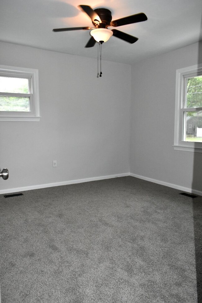 Building Photo - Remodeled 3 Bedroom Ranch