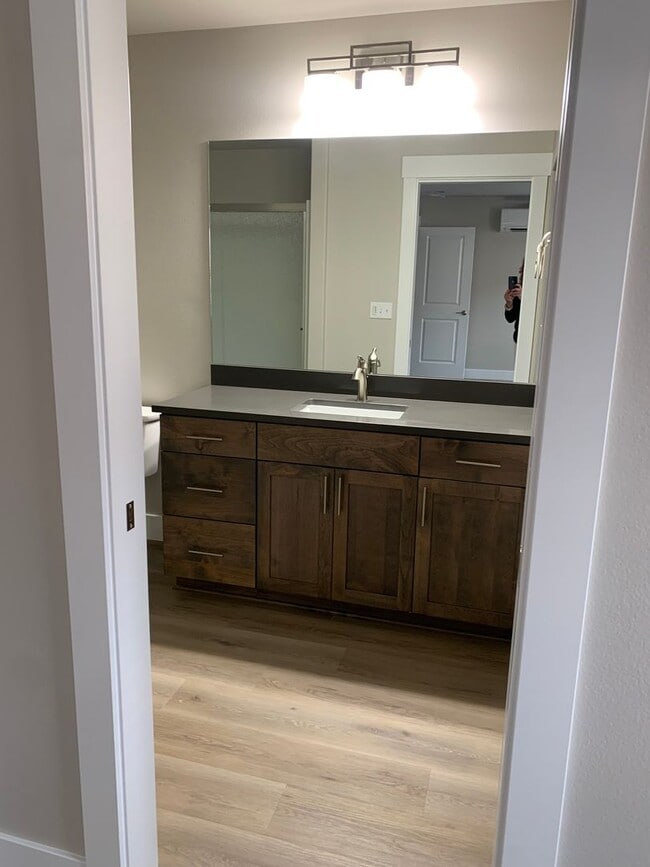 Building Photo - Lovley Home