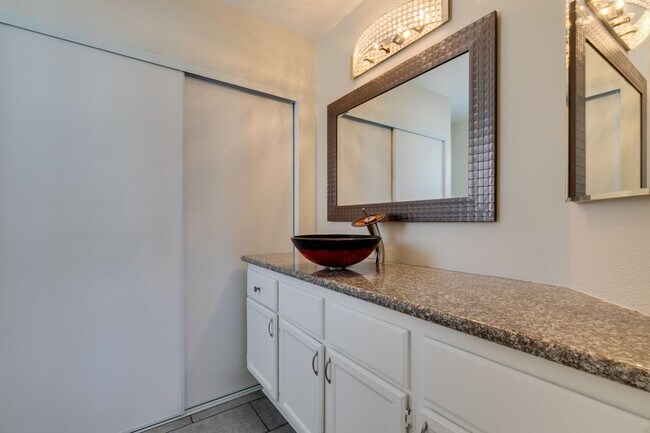 Building Photo - Charming 3-Bedroom Home in N Las Vegas