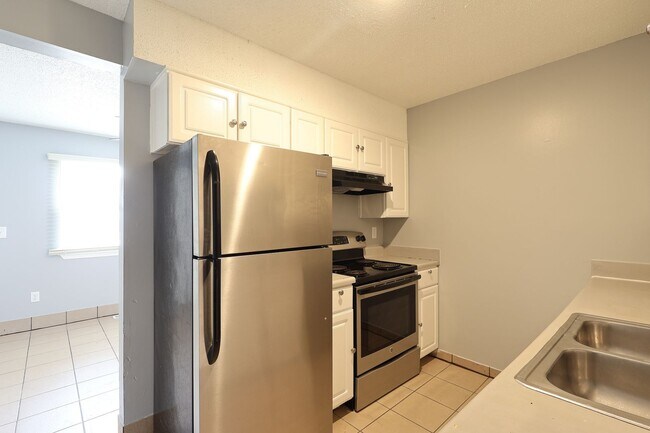 Building Photo - 2625 Farrow Ave