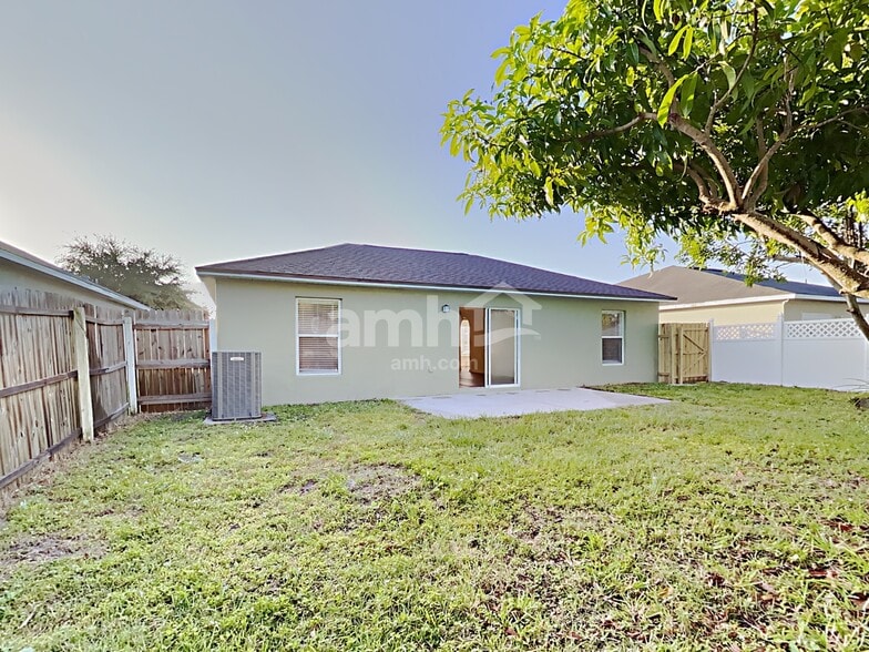 Building Photo - 520 Brown Bear Way