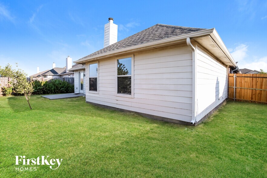 Building Photo - 12721 Carpenter Ln