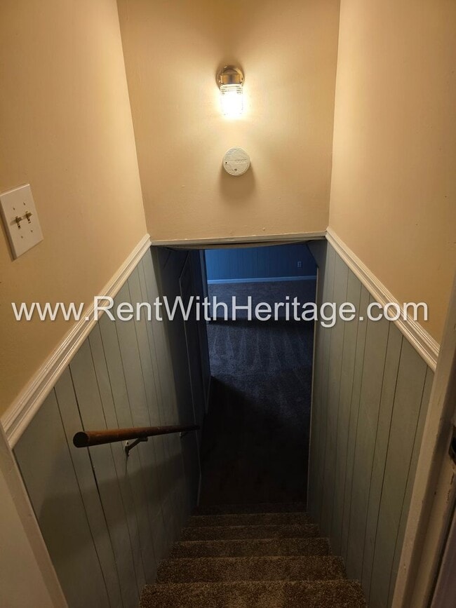 Building Photo - GREAT NEWS! 3 BEDROOM/ 2 BATH HOME WITH PARTIAL FINISHED BASEMENT