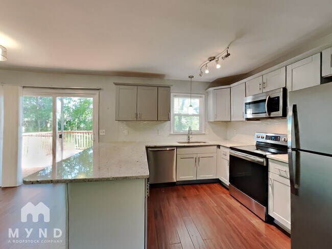 Building Photo - 5613 Deerborn Dr