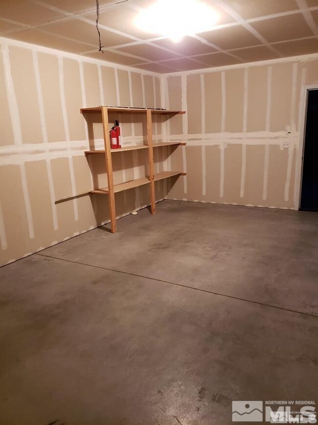 Building Photo - 122 N Broadway St