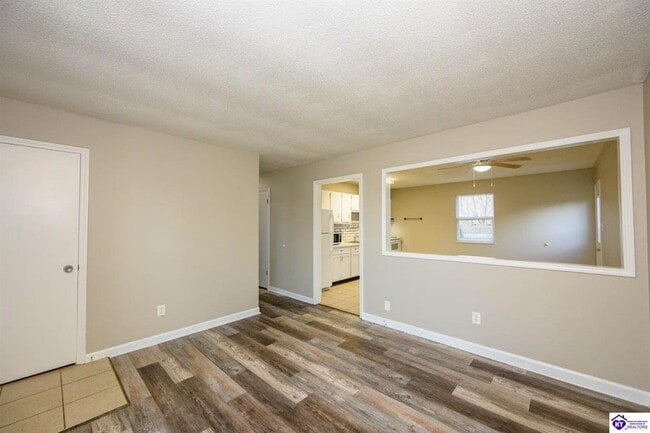 Building Photo - 111 Hickory Hill Dr