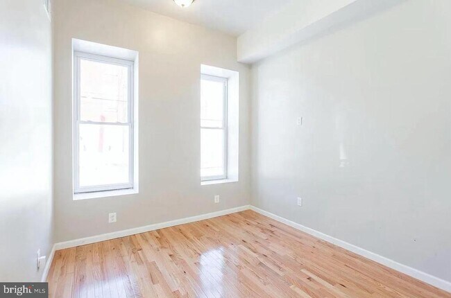 Building Photo - 1843 N Van Pelt St