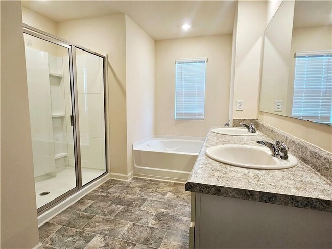 Building Photo - 306 Walnut Grv Wy