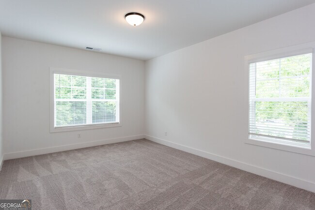 Building Photo - 3140 Marbella Cir