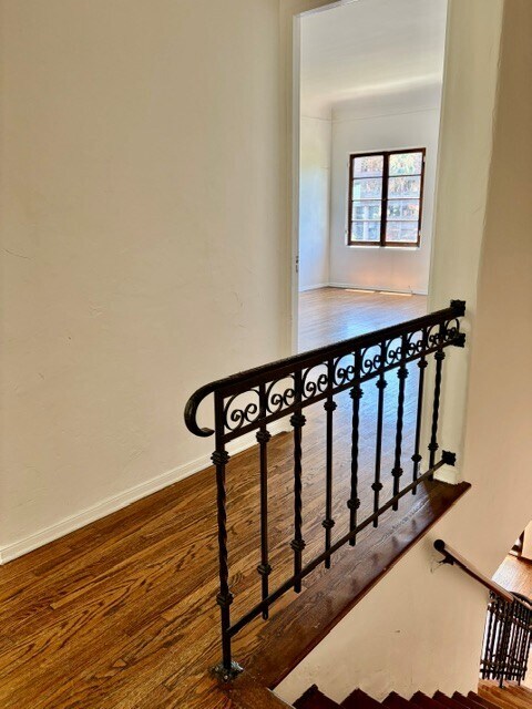 Building Photo - 1515 N Hayworth Ave