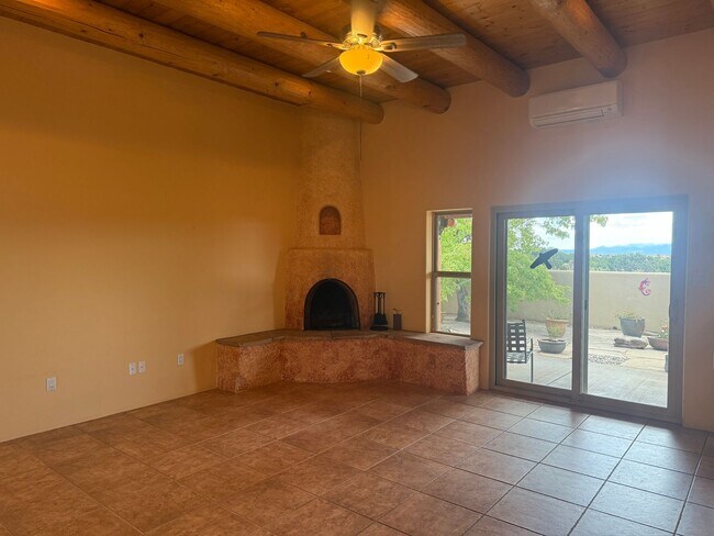 Building Photo - 54 Encantado Loop