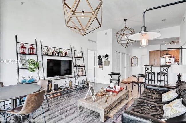 Building Photo - 7900 Harbor Island Dr