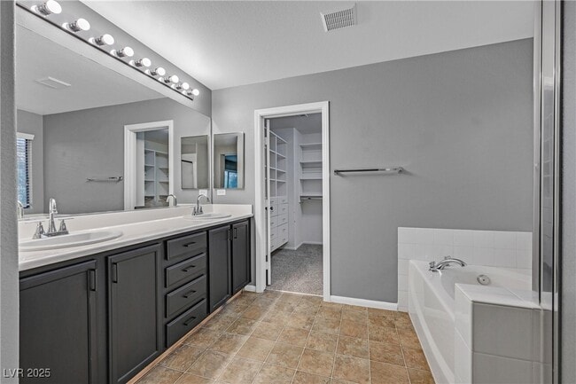 Building Photo - 663 Homewillow Ave