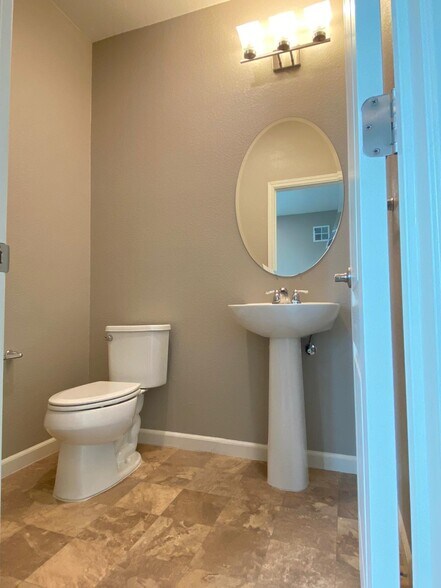 power room on groud floor - 527 Clover Cir