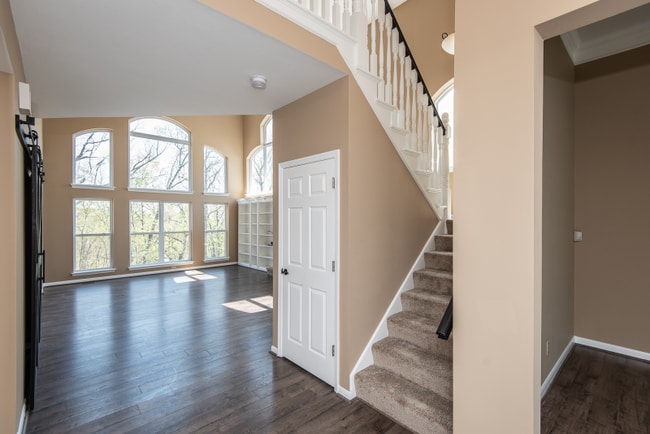 Building Photo - 720 Vista Hills Ct