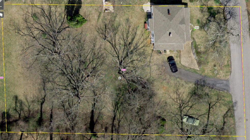 Building Photo - 928 Rockway St