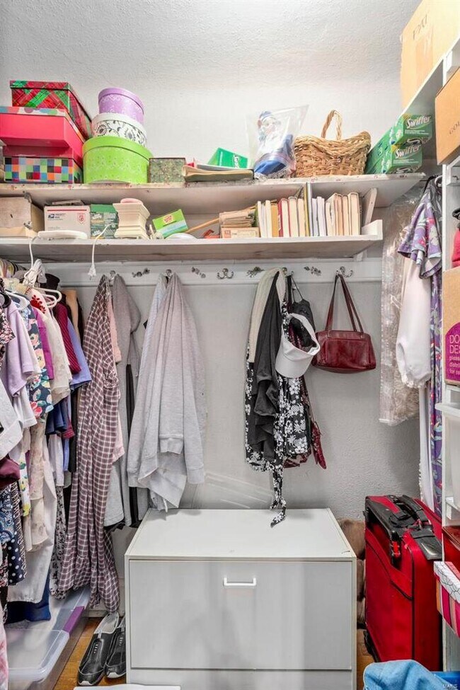 Building Photo - Fantastic 3bd/1.5ba home! Coming soon!