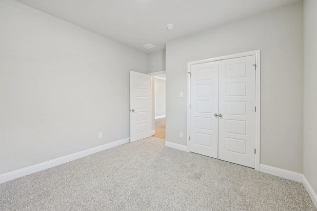 Building Photo - 1033 Nighthawk Trl