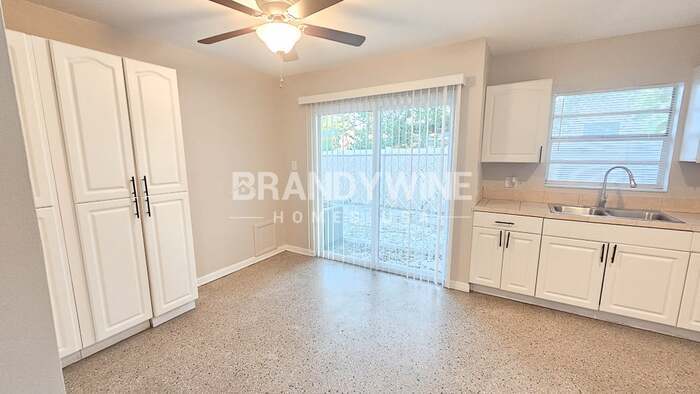 Building Photo - 1508 W Hamilton Ave