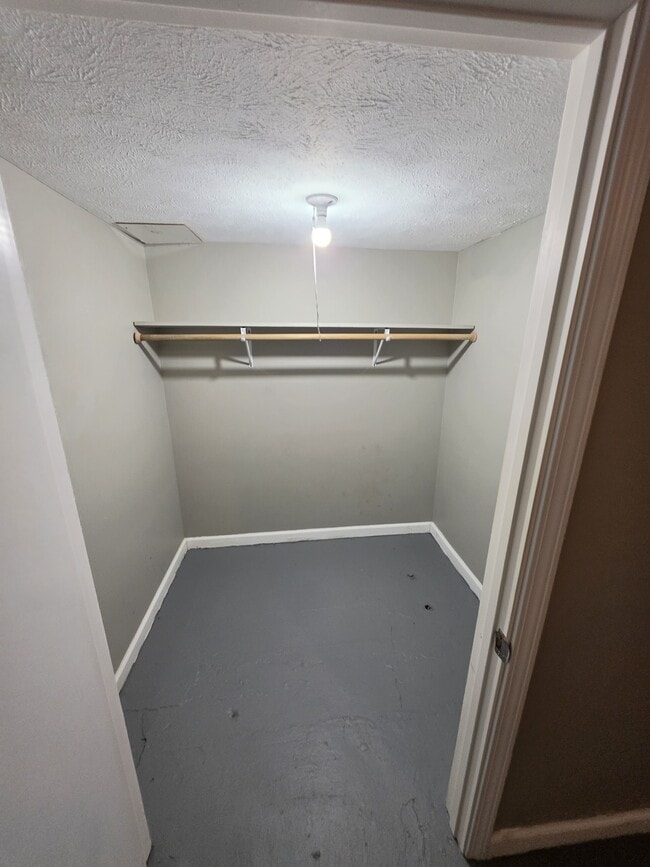 Building Photo - 132 N 35th Ave