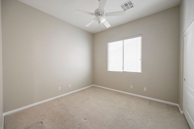 Building Photo - 2716 Thomasville Ave
