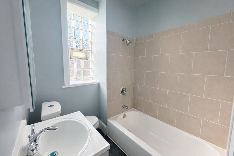 Building Photo - 10921 S Wabash Ave