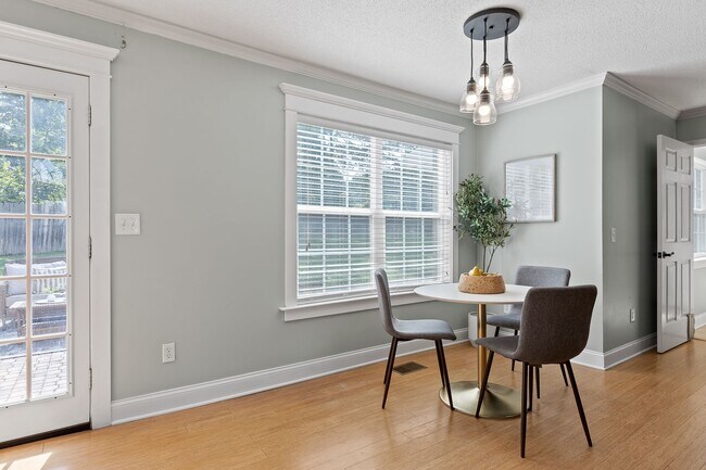 Building Photo - 4 bedroom 2.5 bath house with lawncare, internet and security system included