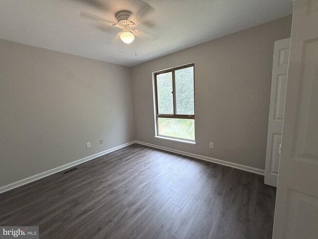 Building Photo - 9984 Shoshone Way