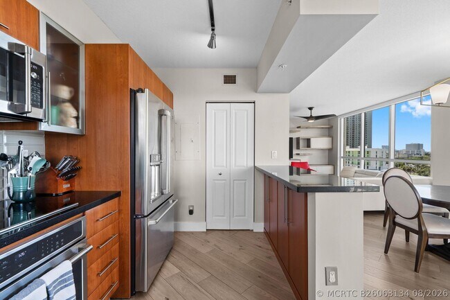 Building Photo - 600 W Las Olas Blvd