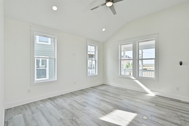 Building Photo - 25231 Sausalito Dr