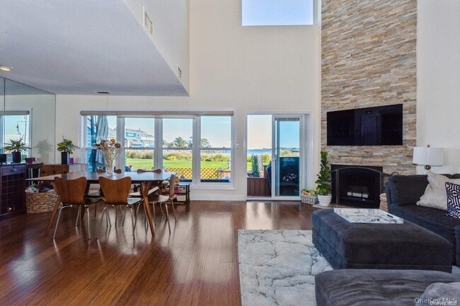 Building Photo - 100 Baker Ct