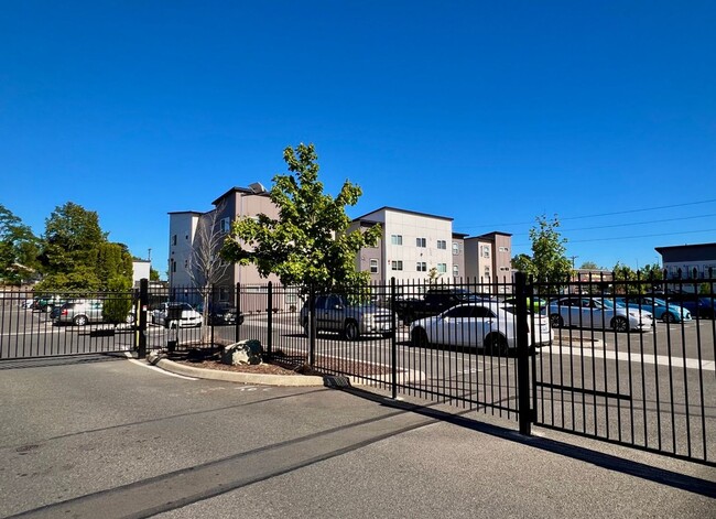 Interior Photo - Grand Pacific Apartments