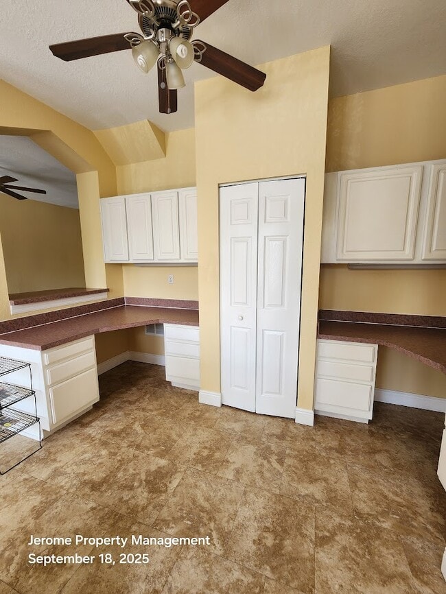 Building Photo - 5011 Sunridge Palms Dr