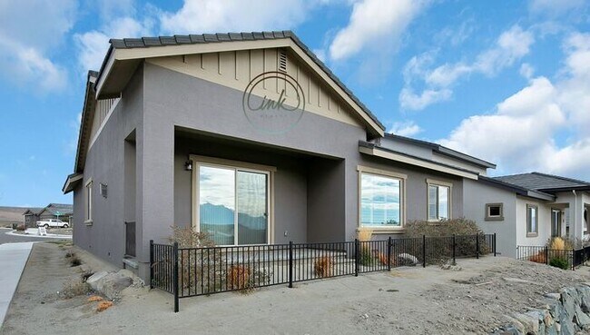 Building Photo - Beautiful Genoa Home