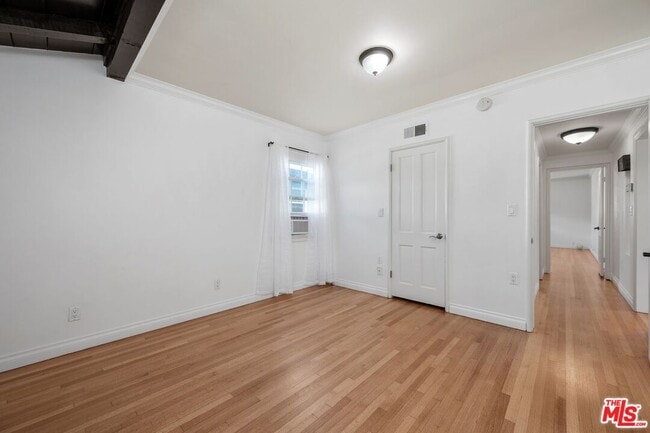 Building Photo - 6322 W 78th Pl