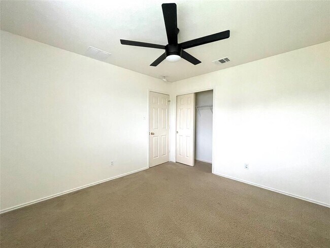 Building Photo - 13325 High Sierra St