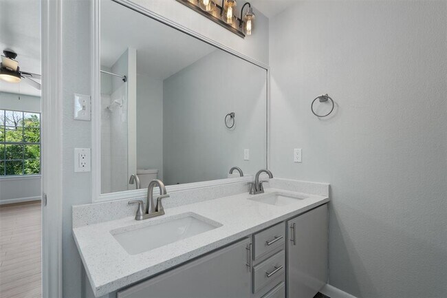 Building Photo - 6300 Crumley Ln