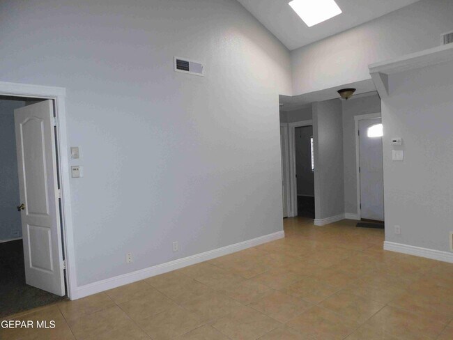 Building Photo - 8609 Pilgrimage Cir