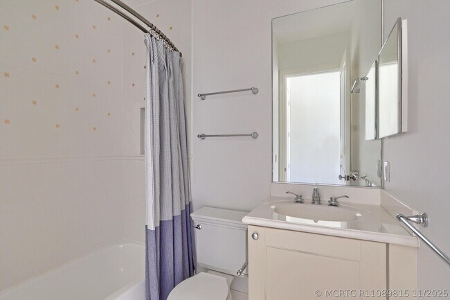 Building Photo - 343 Flamingo Dr