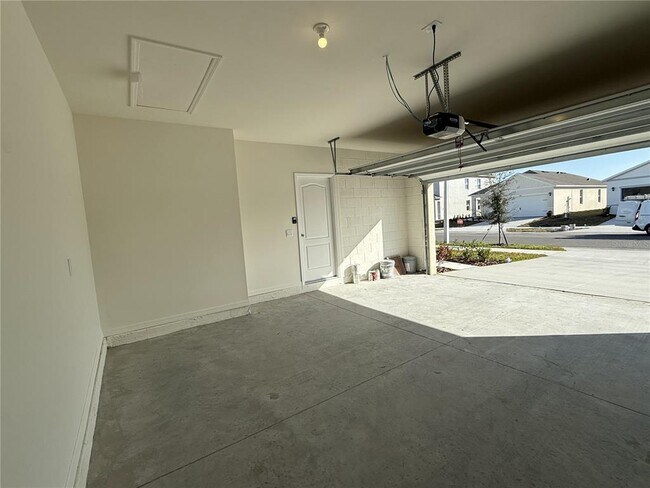 Building Photo - 1511 Ellesmere Ave