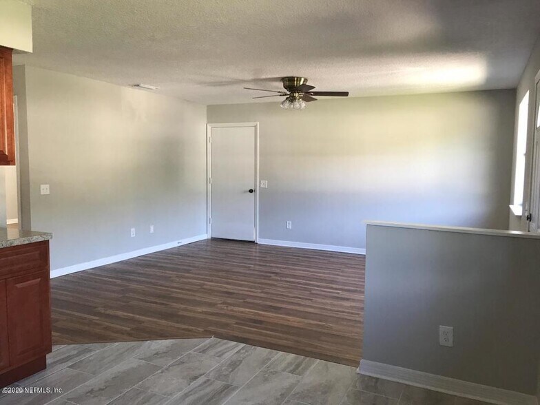 Building Photo - 1055 STOCKS St