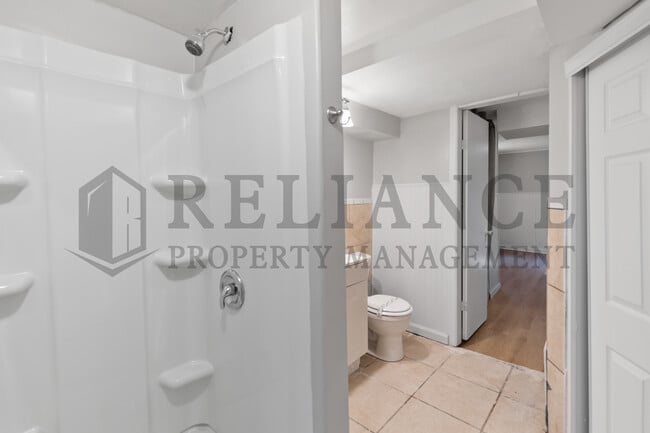 Building Photo - 804 N Battin St