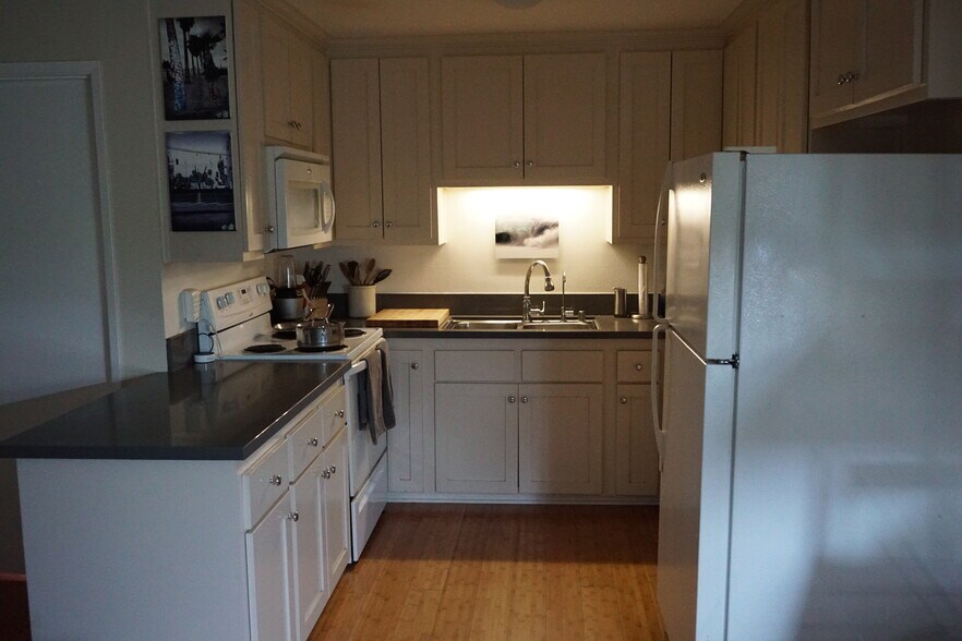kitchen - 306 4th St