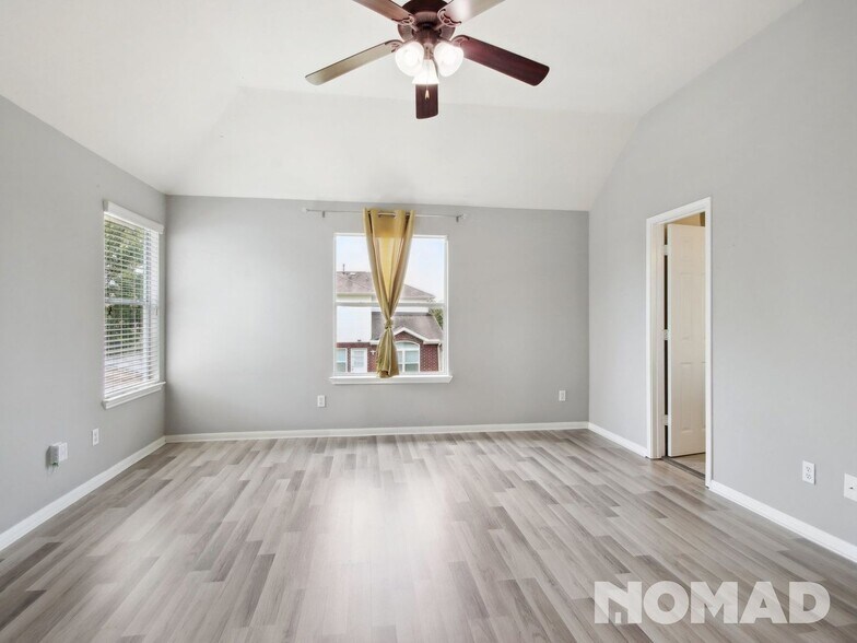 Building Photo - 14119 Maximos Dr