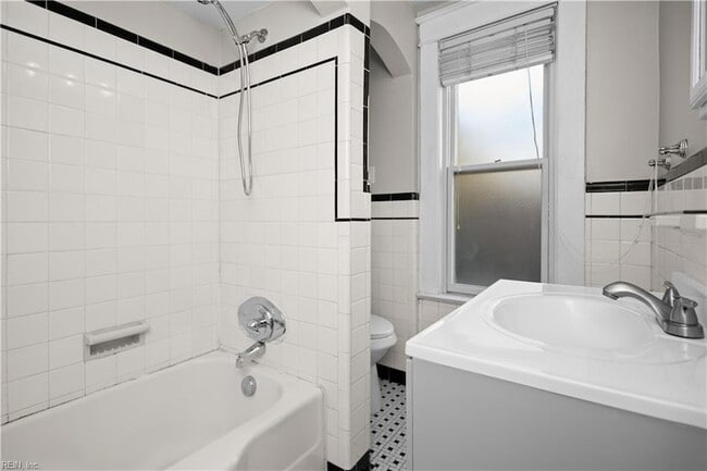 Building Photo - 4600 Colonial Ave