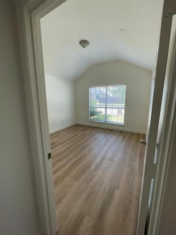 Building Photo - 2049 Sunny Side Dr