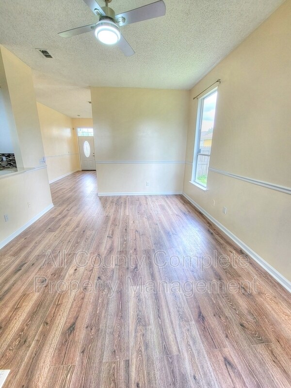 Building Photo - 433 Casheros Cove Dr