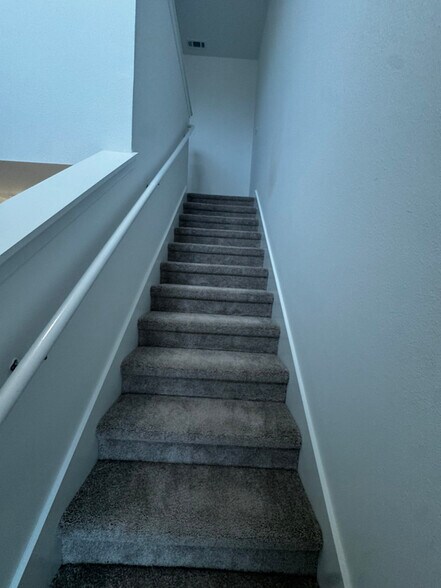 Building Photo - 6813 SW Dignity Ave