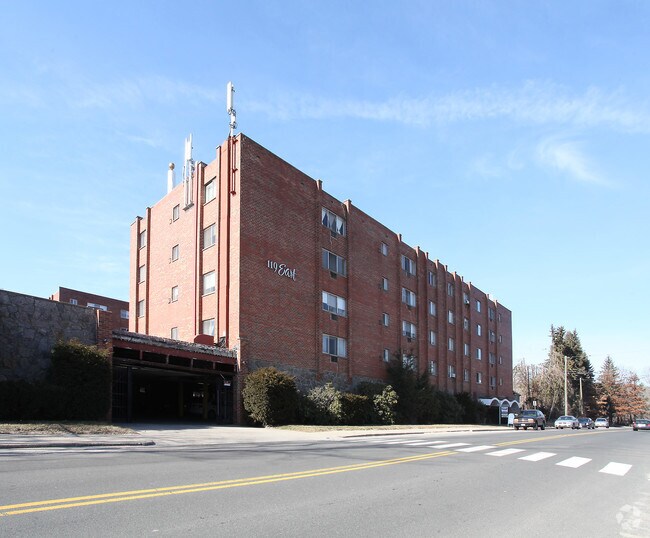 Primary Photo - 119 East