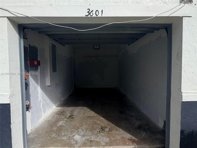 Building Photo - 3601 NW 14th Ct